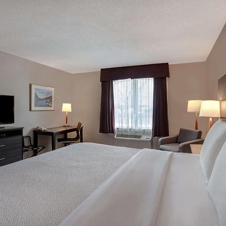 Days Inn & Suites By Wyndham Collingwood Exteriér fotografie