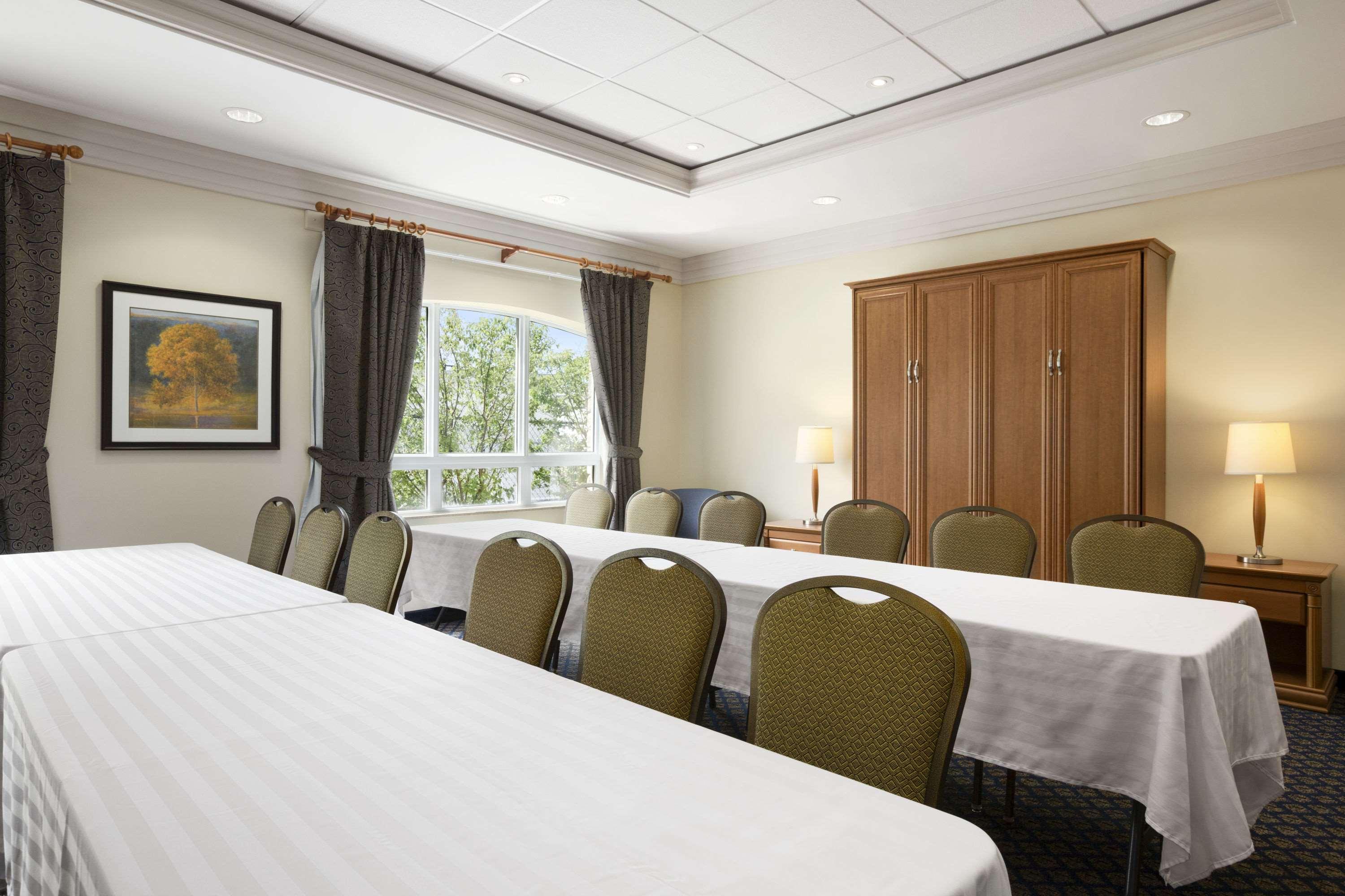 Days Inn & Suites By Wyndham Collingwood Exteriér fotografie