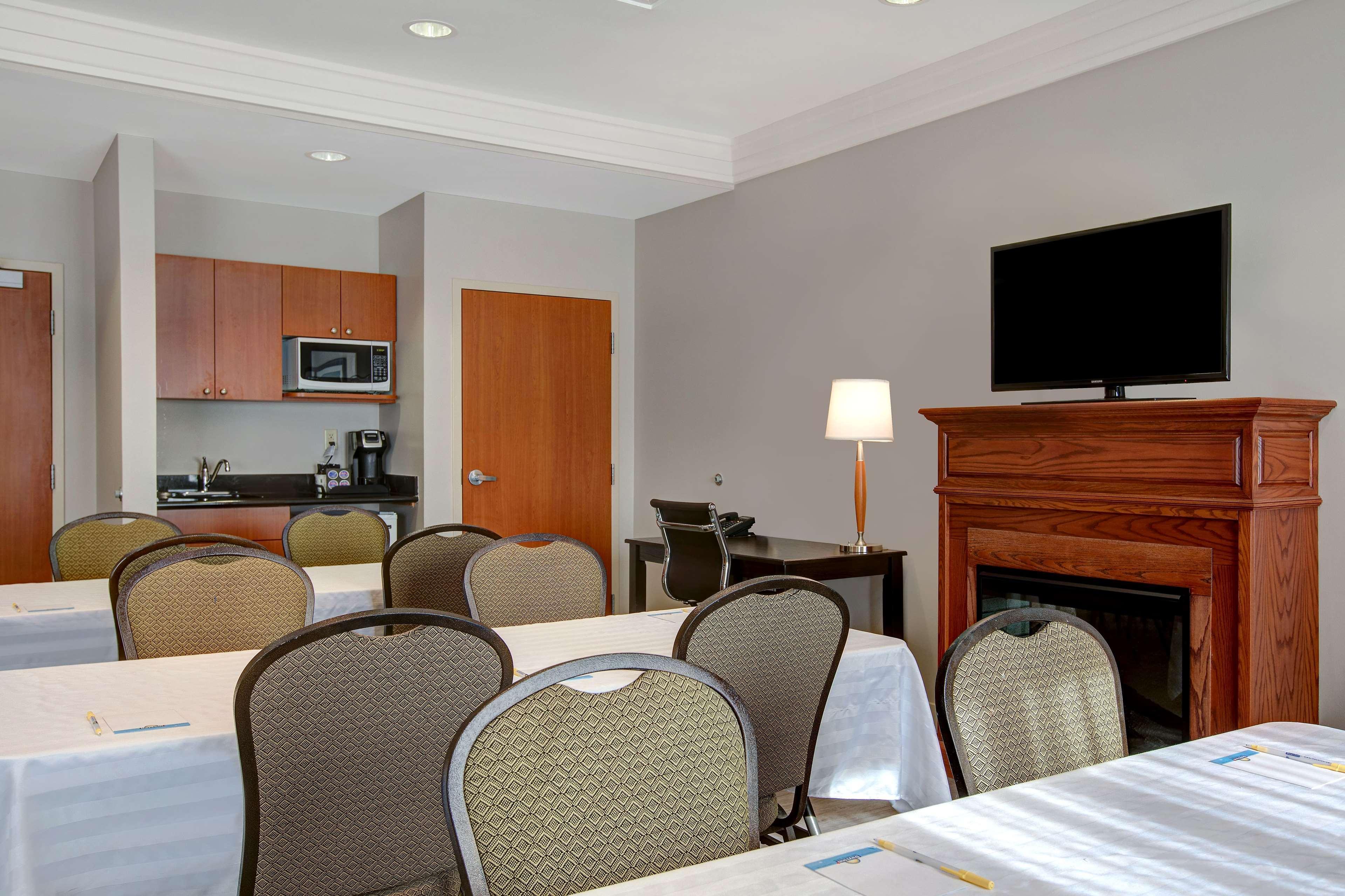 Days Inn & Suites By Wyndham Collingwood Exteriér fotografie