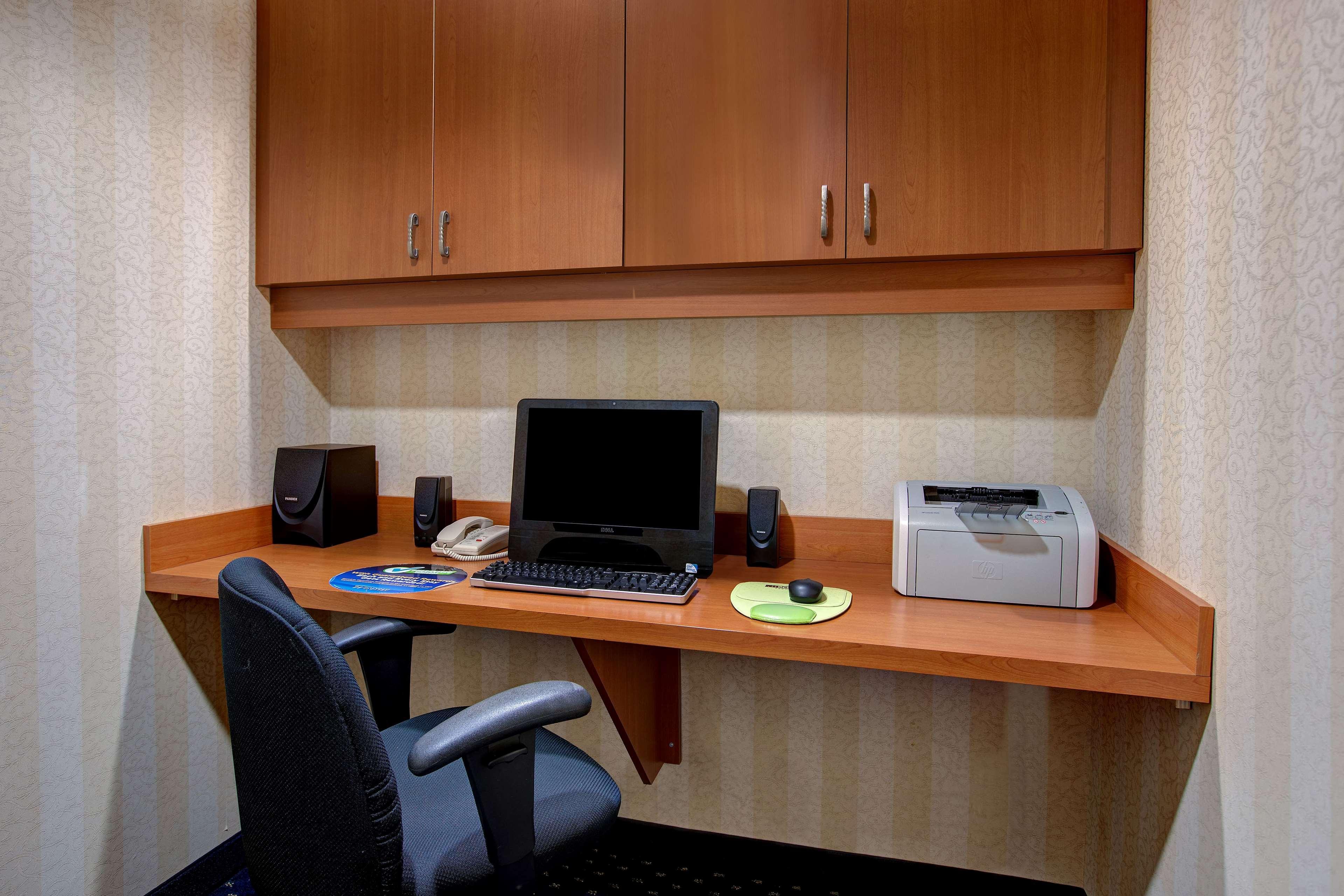 Days Inn & Suites By Wyndham Collingwood Exteriér fotografie