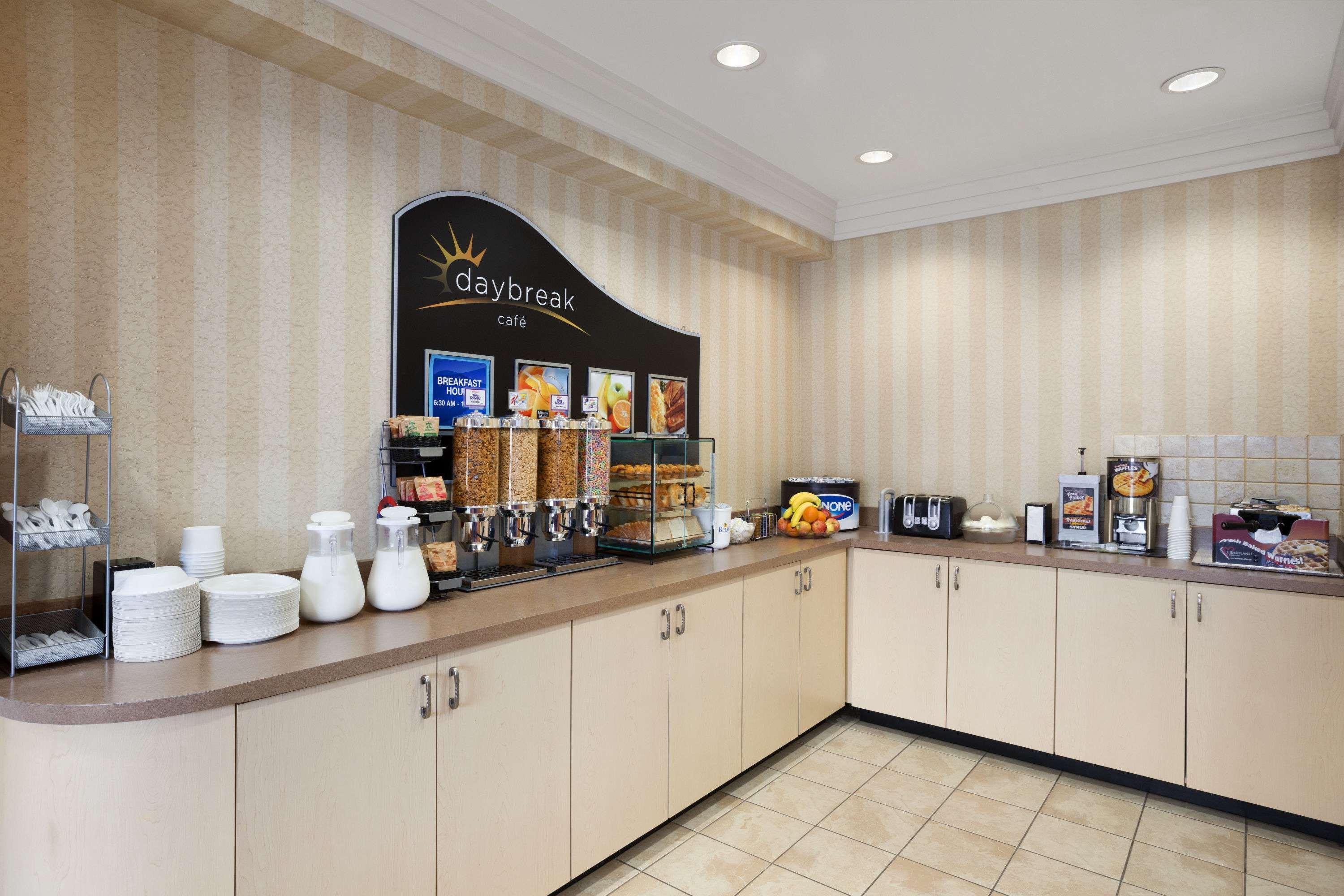 Days Inn & Suites By Wyndham Collingwood Exteriér fotografie