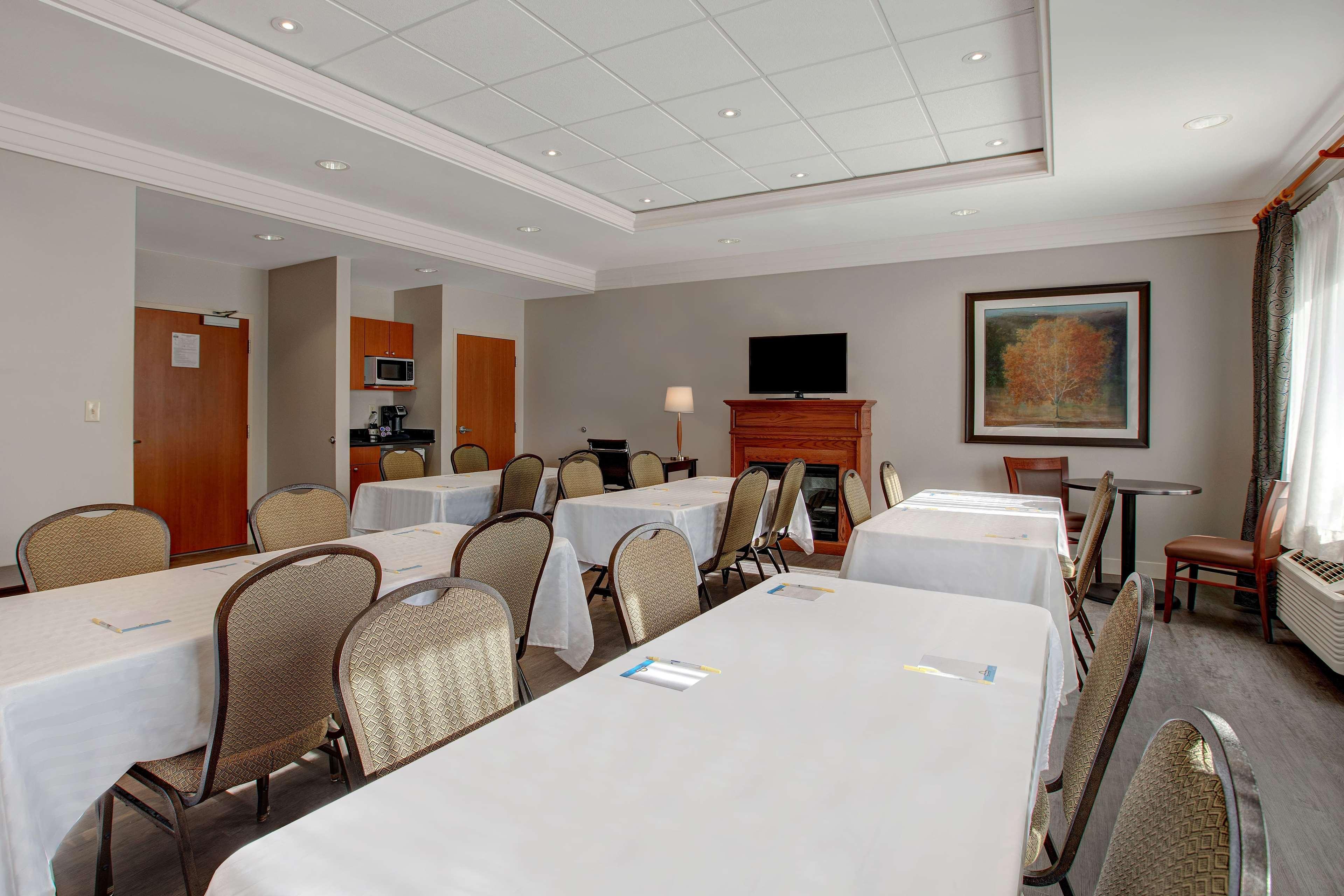 Days Inn & Suites By Wyndham Collingwood Exteriér fotografie