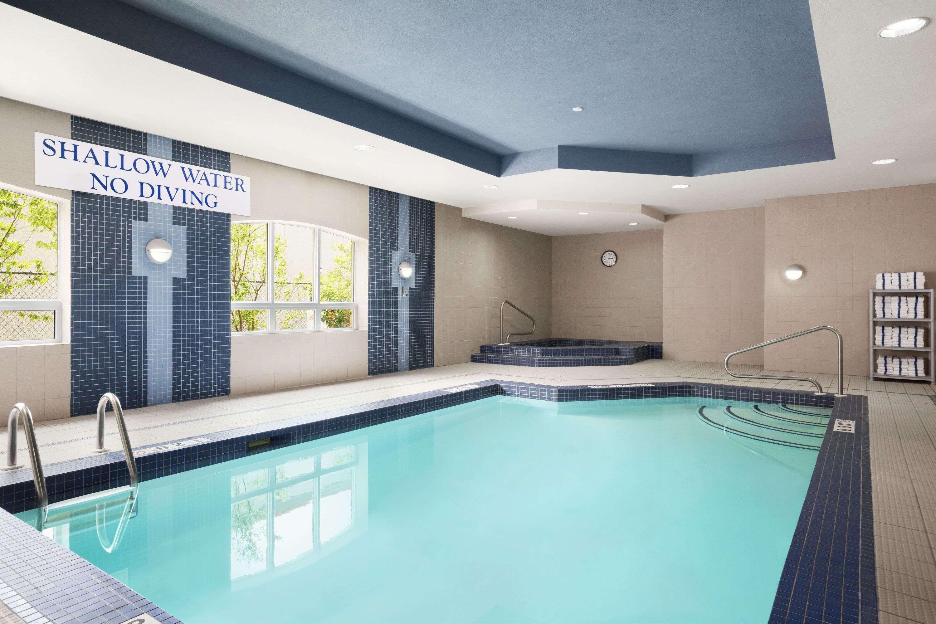 Days Inn & Suites By Wyndham Collingwood Exteriér fotografie
