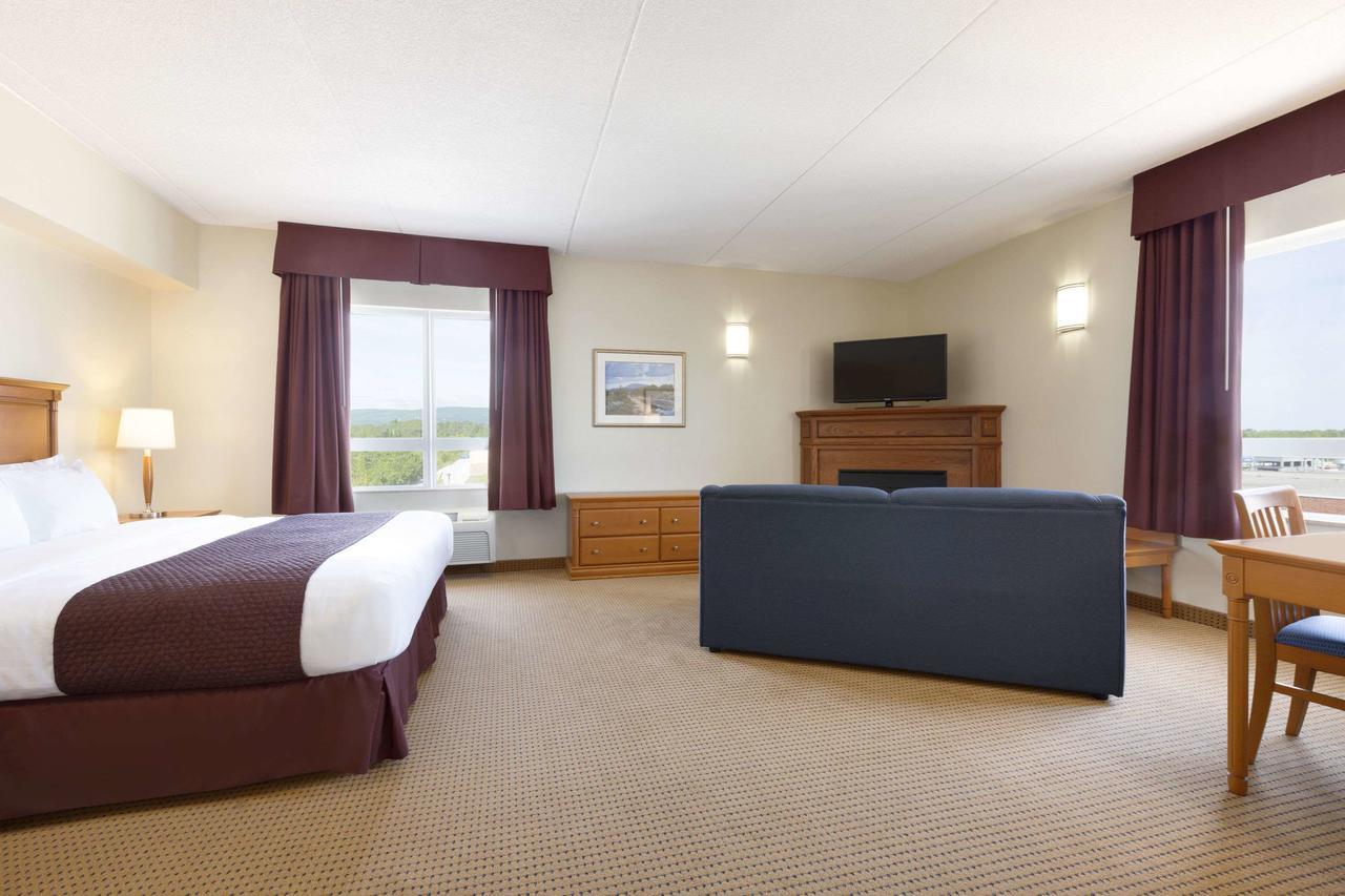 Days Inn & Suites By Wyndham Collingwood Exteriér fotografie